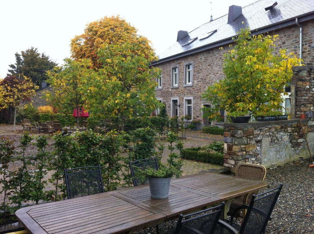 B&B Le Tapis Rouge Vielsalm Exterior foto
